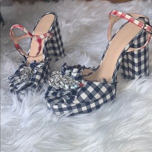 Gorgeous size US 10 heal